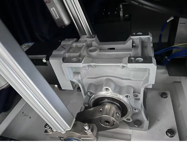 12#錫青銅蝸輪減速機配伺服電機在醫(yī)療設(shè)備上的應(yīng)用